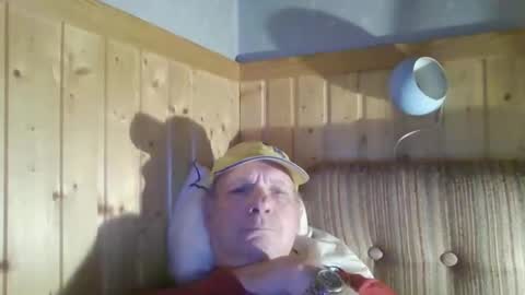 roses2u1958 online show from May 2, 2026, 8:14 pm