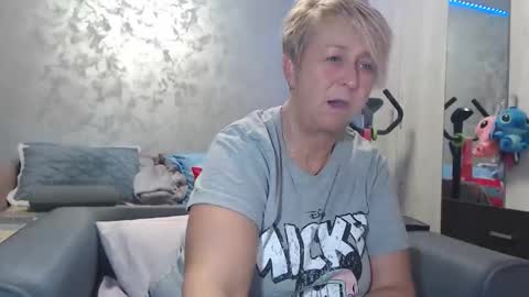 Lovepinklilly online show from March 3, 2026, 5:52 pm