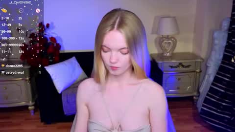 Snapshot of roses_kate chatting on October 3, 2025, 11:51 am Sweety Kate online show from October 3, 2025, 11:51 am