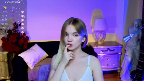 Snapshot of roses_kate chatting on October 8, 2025, 12:25 pm Sweety Kate online show from October 8, 2025, 12:25 pm