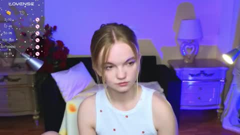 Snapshot of roses_kate chatting on October 11, 2025, 4:33 am Sweety Kate online show from October 11, 2025, 4:33 am