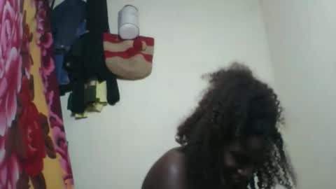 Roseyaa online show from September 11, 2025, 6:52 pm