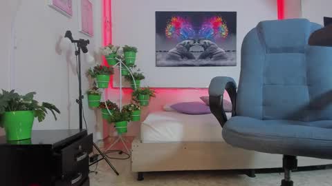 rosi_cooper online show from October 4, 2025, 10:46 am