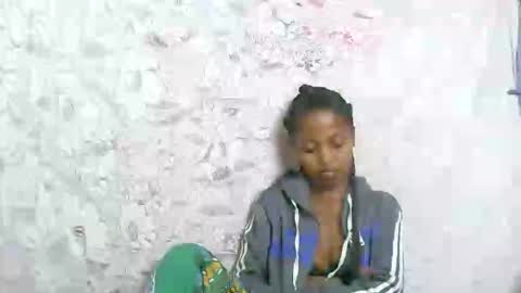 rosia online show from October 15, 2025, 1:44 pm