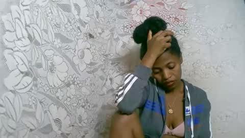 rosia online show from December 3, 2025, 10:08 pm