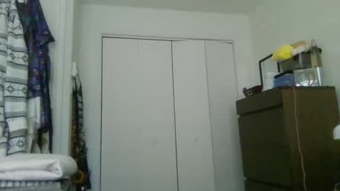 rosie_woods online show from April 23, 2026, 9:28 pm