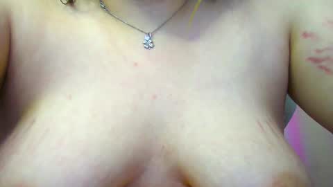 Snapshot of rosienana chatting on July 2, 2026, 6:14 pm RosieNana online show from July 2, 2026, 6:14 pm