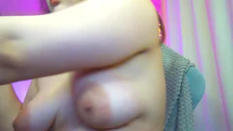 Snapshot of rosienana chatting on July 13, 2026, 6:22 pm RosieNana online show from July 13, 2026, 6:22 pm