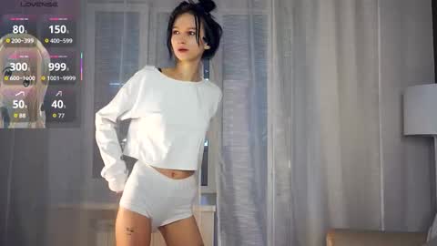 Edwina online show from October 19, 2025, 4:46 am