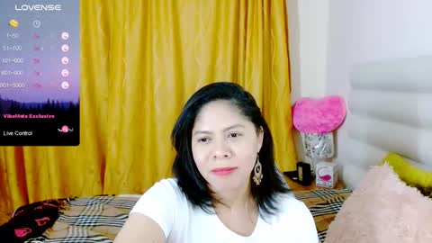 Snapshot of rositaredred chatting on February 20, 2025, 5:33 am ROSE online show from February 20, 2025, 5:33 am
