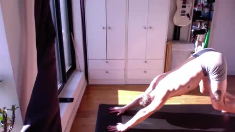 RossCollab online show from December 22, 2025, 4:59 pm