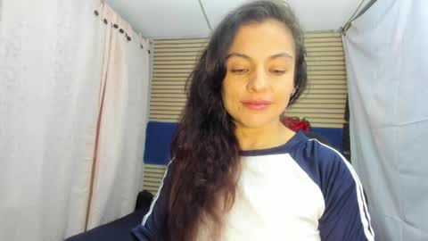 Snapshot of rosse_25 chatting on April 29, 2026, 12:09 pm Would you like to help me with supplementation and sports suits so I can compete in powerlifting online show from April 29, 2026, 12:09 pm