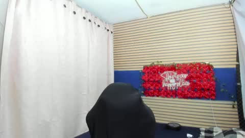 Snapshot of rosse_25 chatting on May 6, 2026, 12:10 pm Would you like to help me with supplementation and sports suits so I can compete in powerlifting online show from May 6, 2026, 12:10 pm