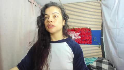 Snapshot of rosse_25 chatting on May 17, 2026, 10:22 am Would you like to help me with supplementation and sports suits so I can compete in powerlifting online show from May 17, 2026, 10:22 am
