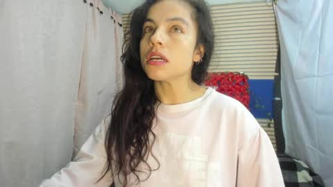 Snapshot of rosse_25 chatting on May 26, 2026, 12:34 pm Would you like to help me with supplementation and sports suits so I can compete in powerlifting online show from May 26, 2026, 12:34 pm