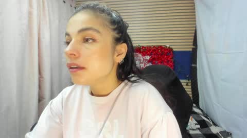 Snapshot of rosse_25 chatting on June 2, 2026, 1:24 pm Would you like to help me with supplementation and sports suits so I can compete in powerlifting online show from June 2, 2026, 1:24 pm