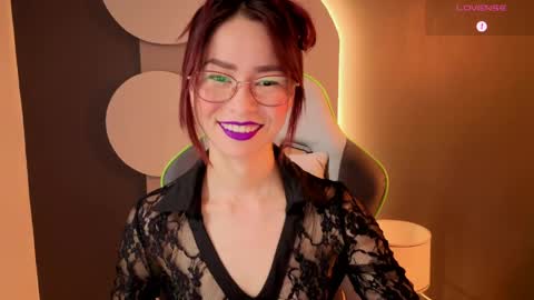 Snapshot of rosse_98_ chatting on May 19, 2026, 2:23 pm Miss Rosse online show from May 19, 2026, 2:23 pm