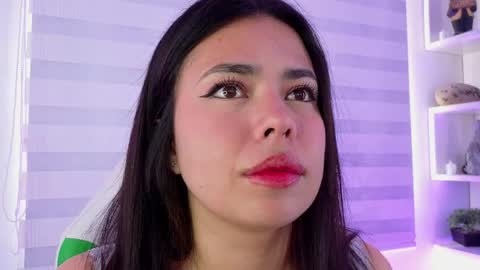 Snapshot of rosse_amyy chatting on June 5, 2026, 6:13 pm online show from June 5, 2026, 6:13 pm