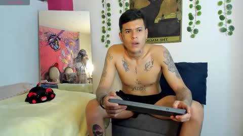 Snapshot of rosse_dredd chatting on October 20, 2025, 12:33 am Anal for the first time 40000tks online show from October 20, 2025, 12:33 am