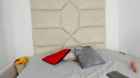 rosse_evans_3 online show from September 13, 2025, 1:05 am
