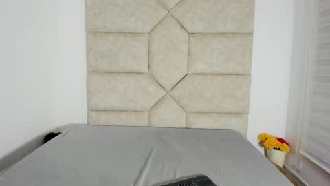 rosse_evans_3 online show from September 22, 2025, 12:45 am
