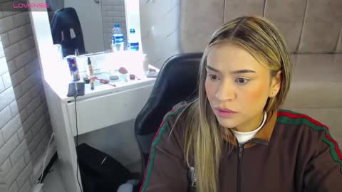 rosse jeane v online show from December 23, 2025, 3:04 am