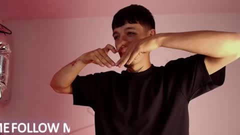 rosse_one online show from November 4, 2025, 11:09 am