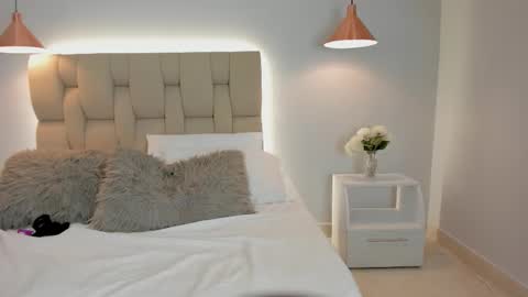 rossehudsson online show from September 16, 2025, 4:30 pm