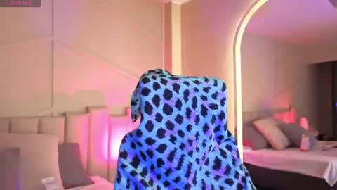 Snapshot of rossiie_hunt_ chatting on June 26, 2026, 12:20 pm rossiie_hunt_ online show from June 26, 2026, 12:20 pm