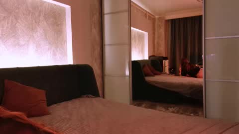 rosy_black_ online show from March 1, 2025, 9:26 pm