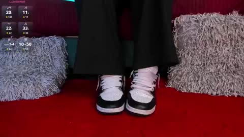 rosyejones online show from October 7, 2025, 2:31 am