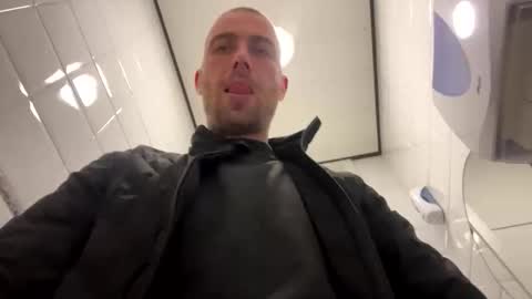 rotteei1 online show from October 16, 2025, 8:48 am