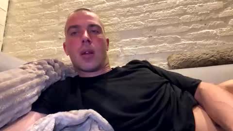 rotteei1 online show from October 18, 2025, 5:46 pm