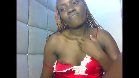 roundedass979516 online show from February 14, 2025, 6:34 am