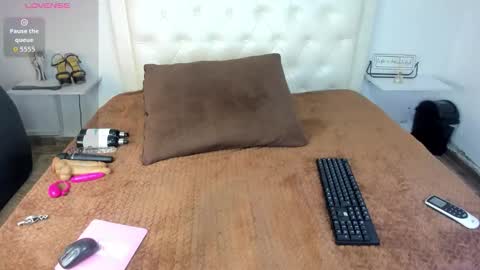 rouse_sexy_hotxx77 online show from October 22, 2025, 7:46 pm