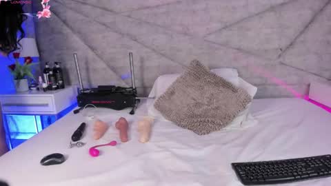 Snapshot of rouse_sweet_ chatting on May 17, 2026, 12:08 am ROUSE online show from May 17, 2026, 12:08 am
