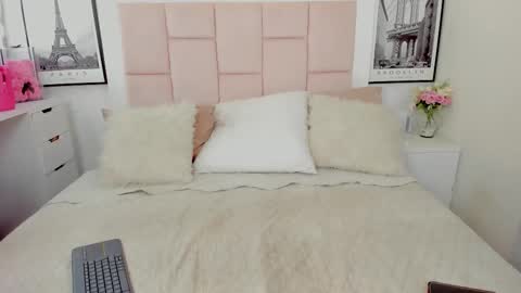 Snapshot of rousefox1 chatting on September 10, 2025, 9:20 am Valeria online show from September 10, 2025, 9:20 am