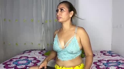 Snapshot of rousemilf4u chatting on February 28, 2025, 9:58 am rouse online show from February 28, 2025, 9:58 am