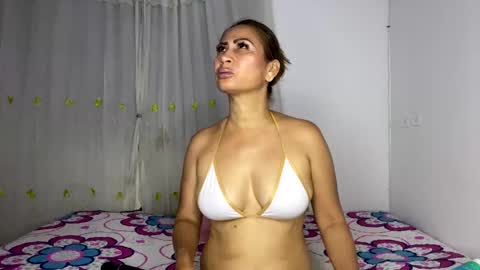 Snapshot of rousemilf4u chatting on March 5, 2025, 9:16 am rouse online show from March 5, 2025, 9:16 am