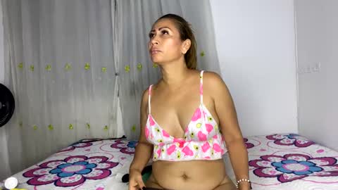 Snapshot of rousemilf4u chatting on March 6, 2025, 9:03 am rouse online show from March 6, 2025, 9:03 am