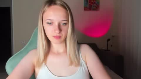 Snapshot of rousereed chatting on July 6, 2026, 8:22 pm Rouse online show from July 6, 2026, 8:22 pm
