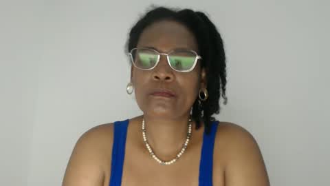 luxa online show from October 15, 2025, 4:18 pm