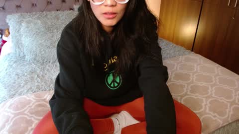 Rouss marie henao  online show from December 29, 2024, 2:31 pm