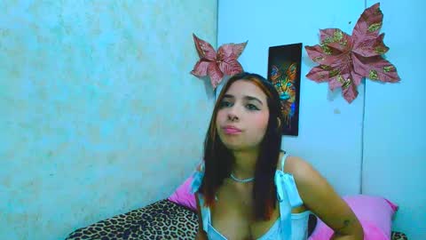 rousse_violet online show from February 7, 2025, 8:20 pm