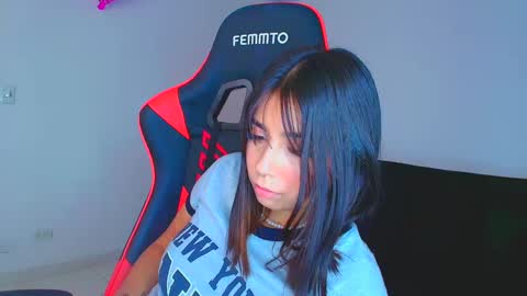 Snapshot of rousse_violet chatting on September 23, 2025, 7:50 pm rousse_violet online show from September 23, 2025, 7:50 pm