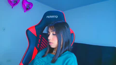 Snapshot of rousse_violet chatting on September 29, 2025, 1:11 am rousse_violet online show from September 29, 2025, 1:11 am