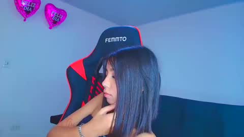 Snapshot of rousse_violet chatting on October 5, 2025, 9:56 pm rousse_violet online show from October 5, 2025, 9:56 pm