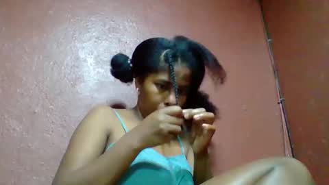 rovaelyah online show from October 14, 2025, 5:41 am