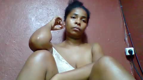 rovaelyah online show from November 20, 2025, 6:29 pm