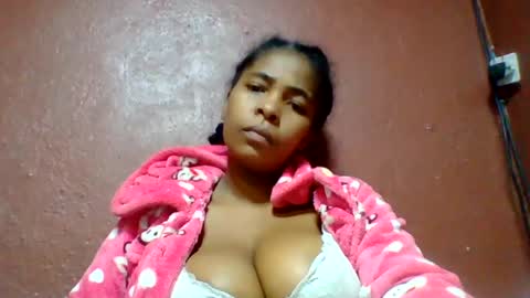Snapshot of rovaelyah chatting on June 13, 2026, 1:20 pm rovaelyah online show from June 13, 2026, 1:20 pm